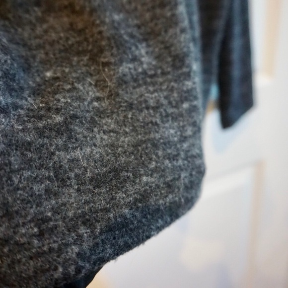 H&M turtleneck sweater - Picture 3 of 4